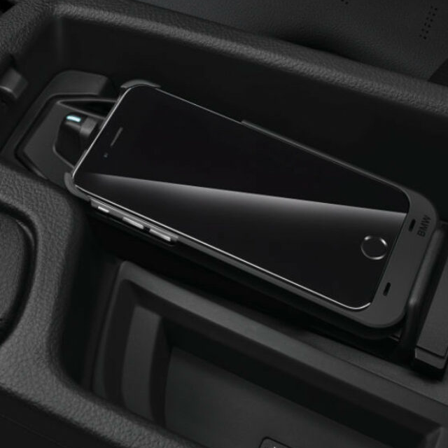 BMW X4 Wireless Phone Charging