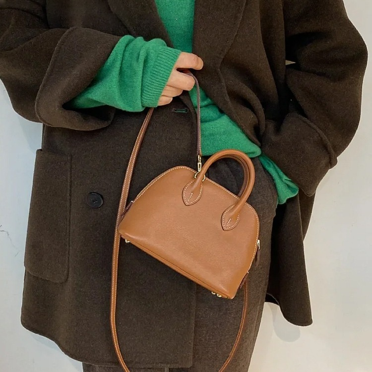 Italy artisanal leather bags B2B sourcing