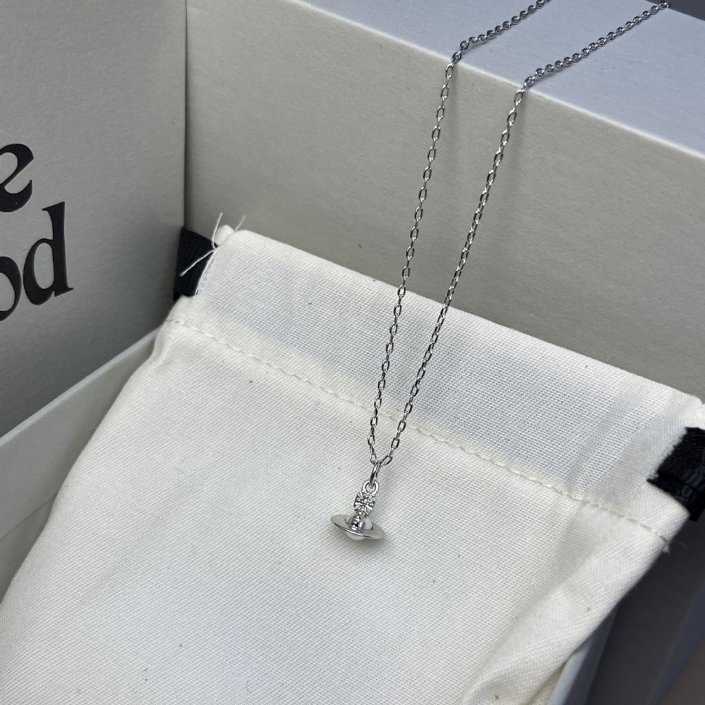 vivienne westwood pearl necklace