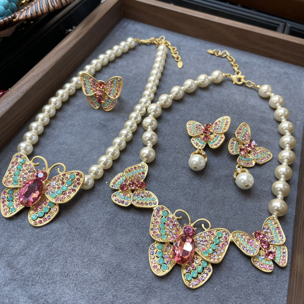 TOP5 Antique Pearl Necklaces in France