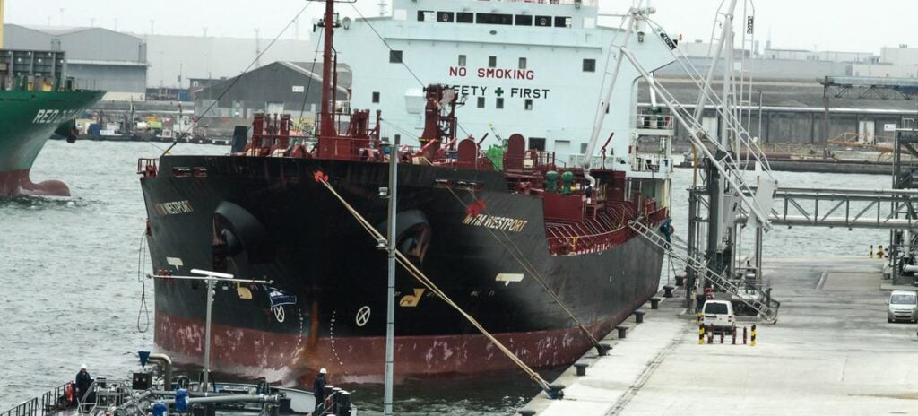 global shipping emissions