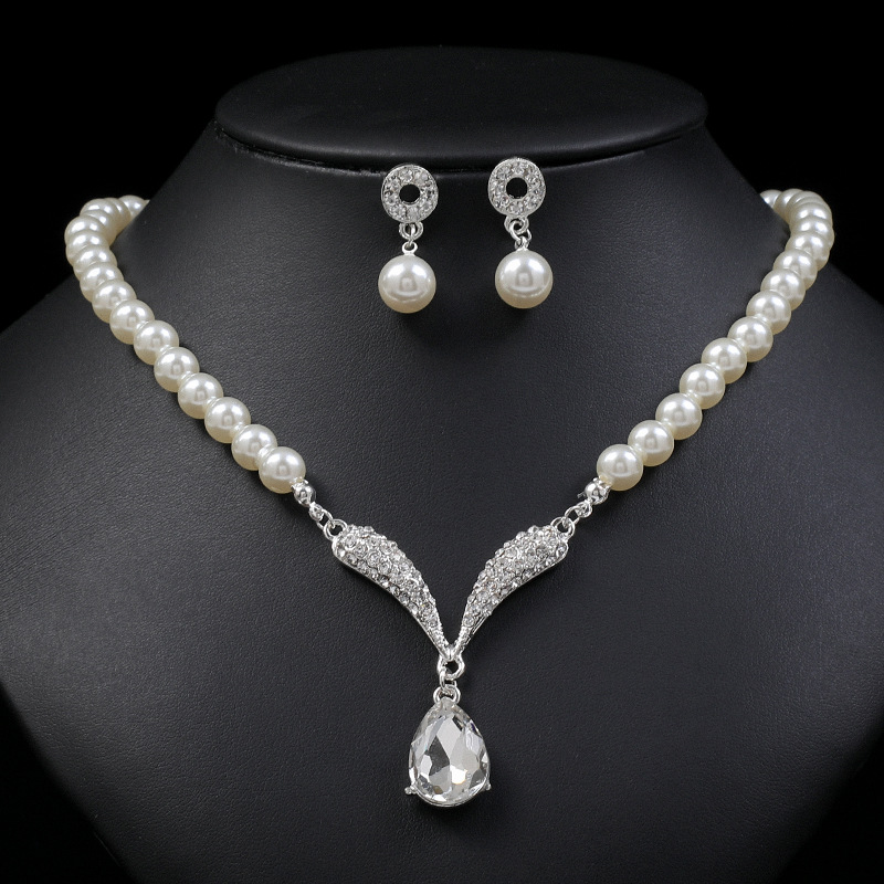 Top 10 Pearl Necklaces and Earrings In Netherlands