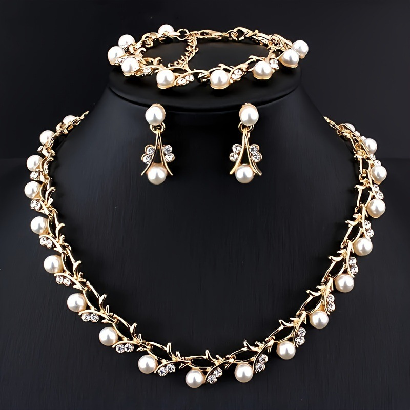 Top 10 Pearl Necklaces and Earrings In Netherlands