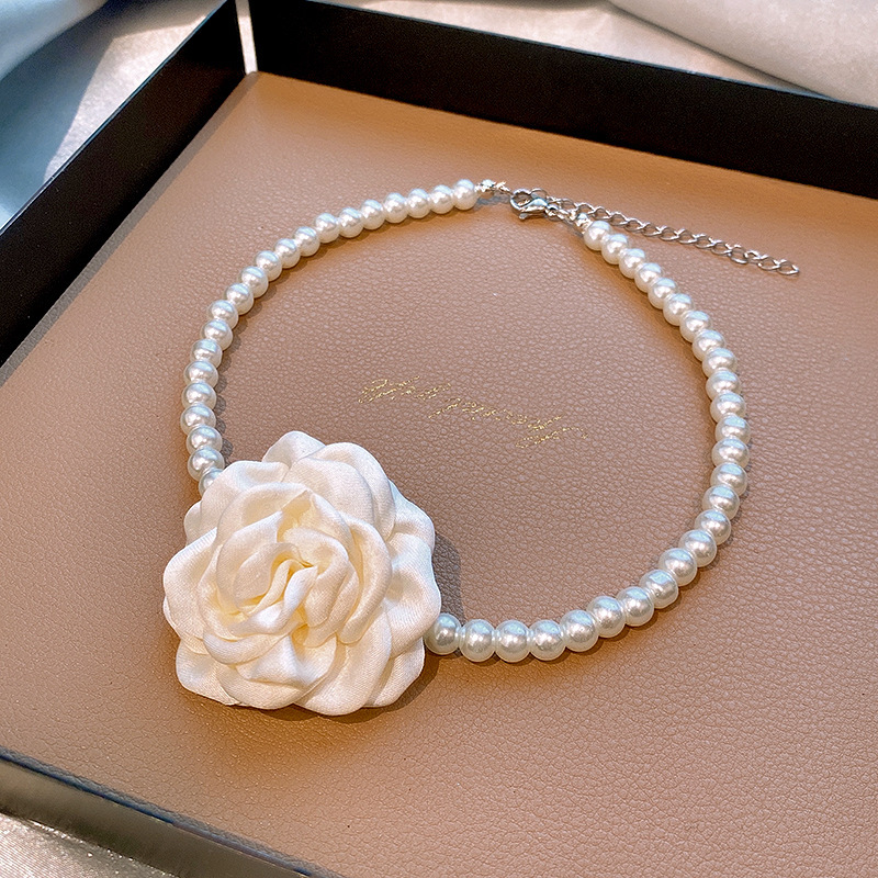 Top 5 Rose and Pearl Necklaces In France