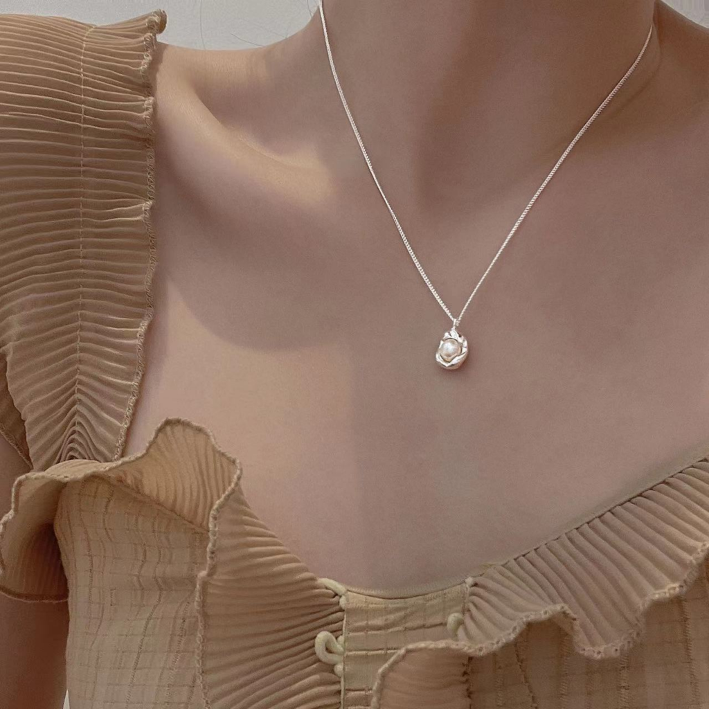 Top 10 Silver and Pearl Necklaces In France