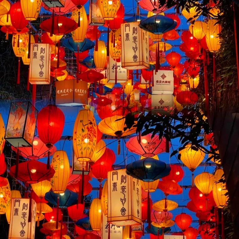 Top 10 new years eve decorations in United Kingdo