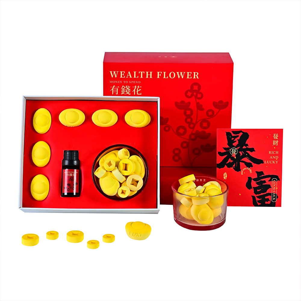 what is a traditional gift for lunar new year