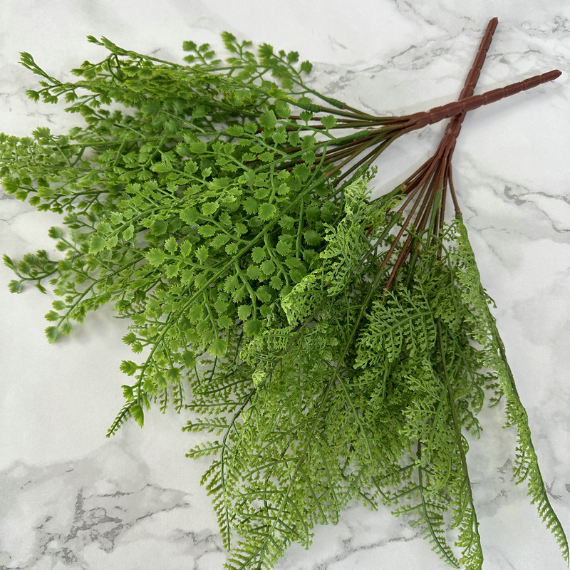 Top 10 incorporate houseplants into holiday decorating in Canada