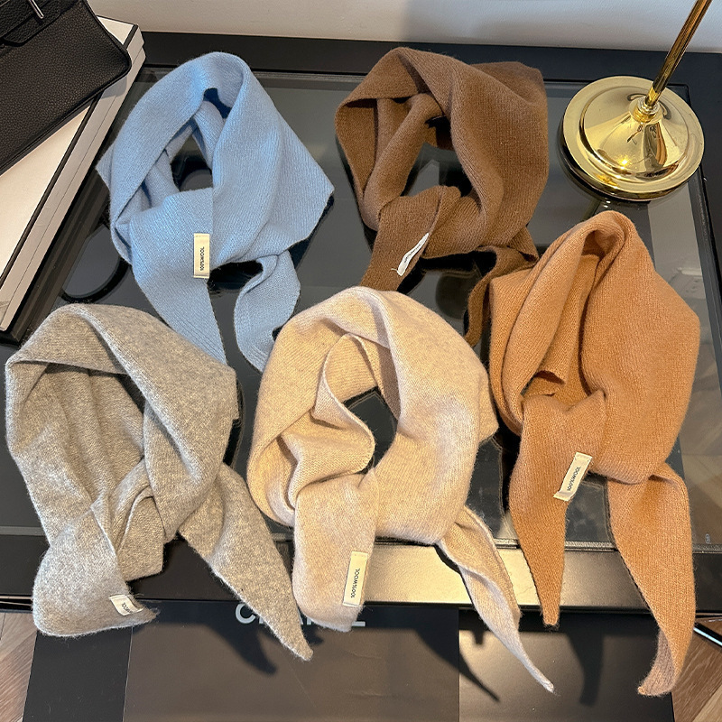 Top 10 triangle wool scarf in Switzerland