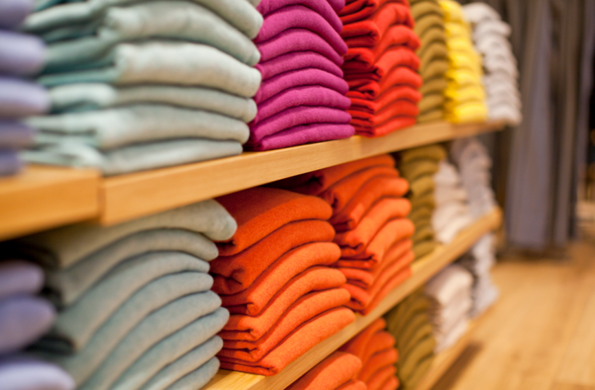 How to Buy Clothes in Bulk From China Without Holding Inventory: A Practical Guide for Global B2B Sellers